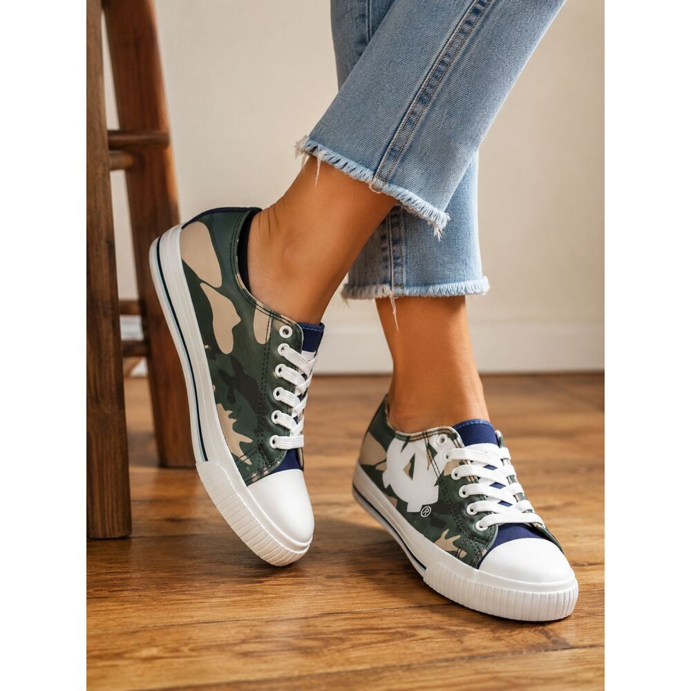 North Carolina Tarheels NCAA Women's Camo Low Top Canvas Sneakers Shoes Size 8